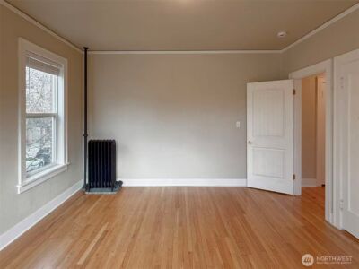 901 NE 43rd Street #201, Seattle, WA 98105 - Photo 11
