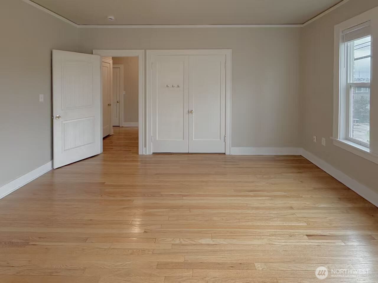 901 NE 43rd Street #201, Seattle, WA 98105