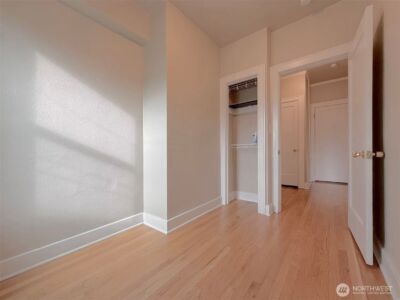 901 NE 43rd Street #201, Seattle, WA 98105 - Photo 17