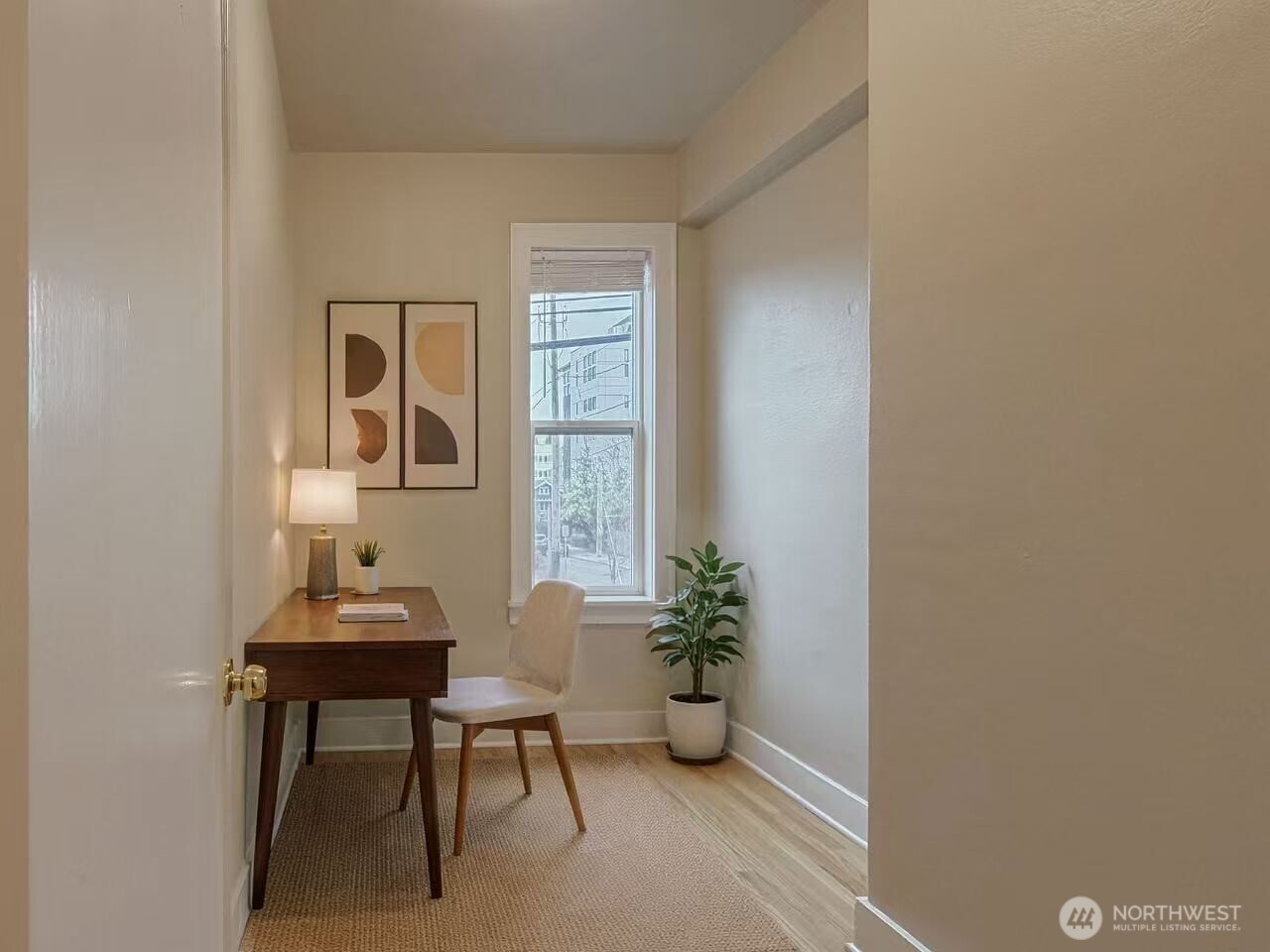 901 NE 43rd Street #201, Seattle, WA 98105