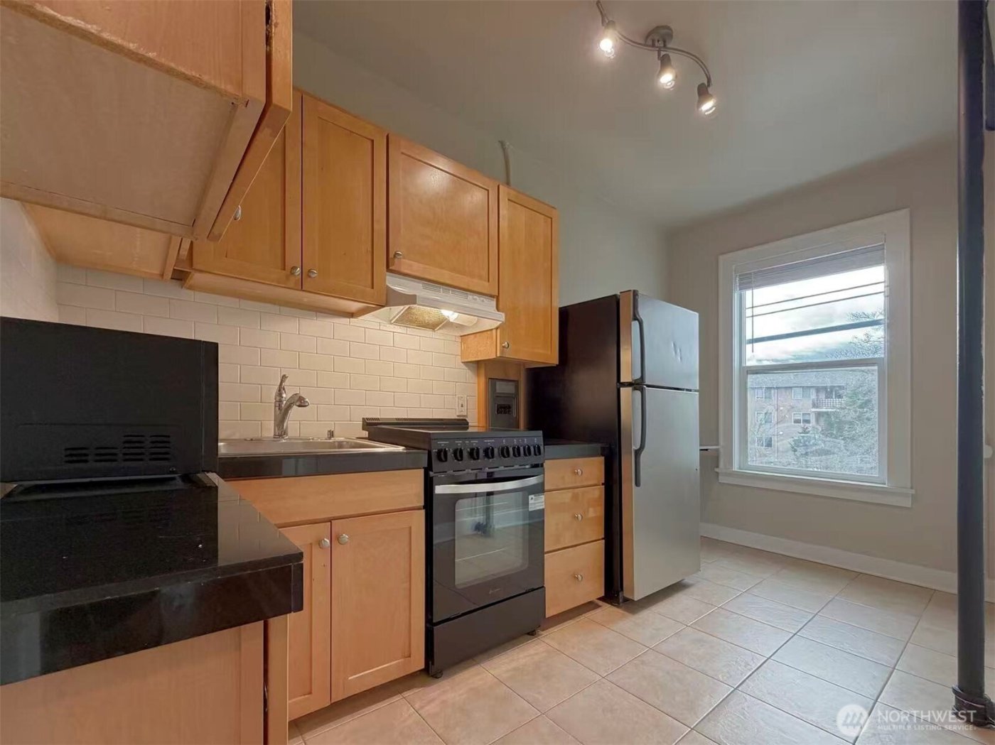 901 NE 43rd Street #201, Seattle, WA 98105