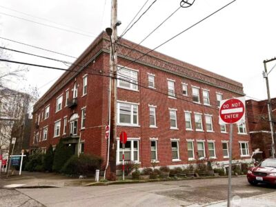 901 NE 43rd Street #201, Seattle, WA 98105 - Photo 2