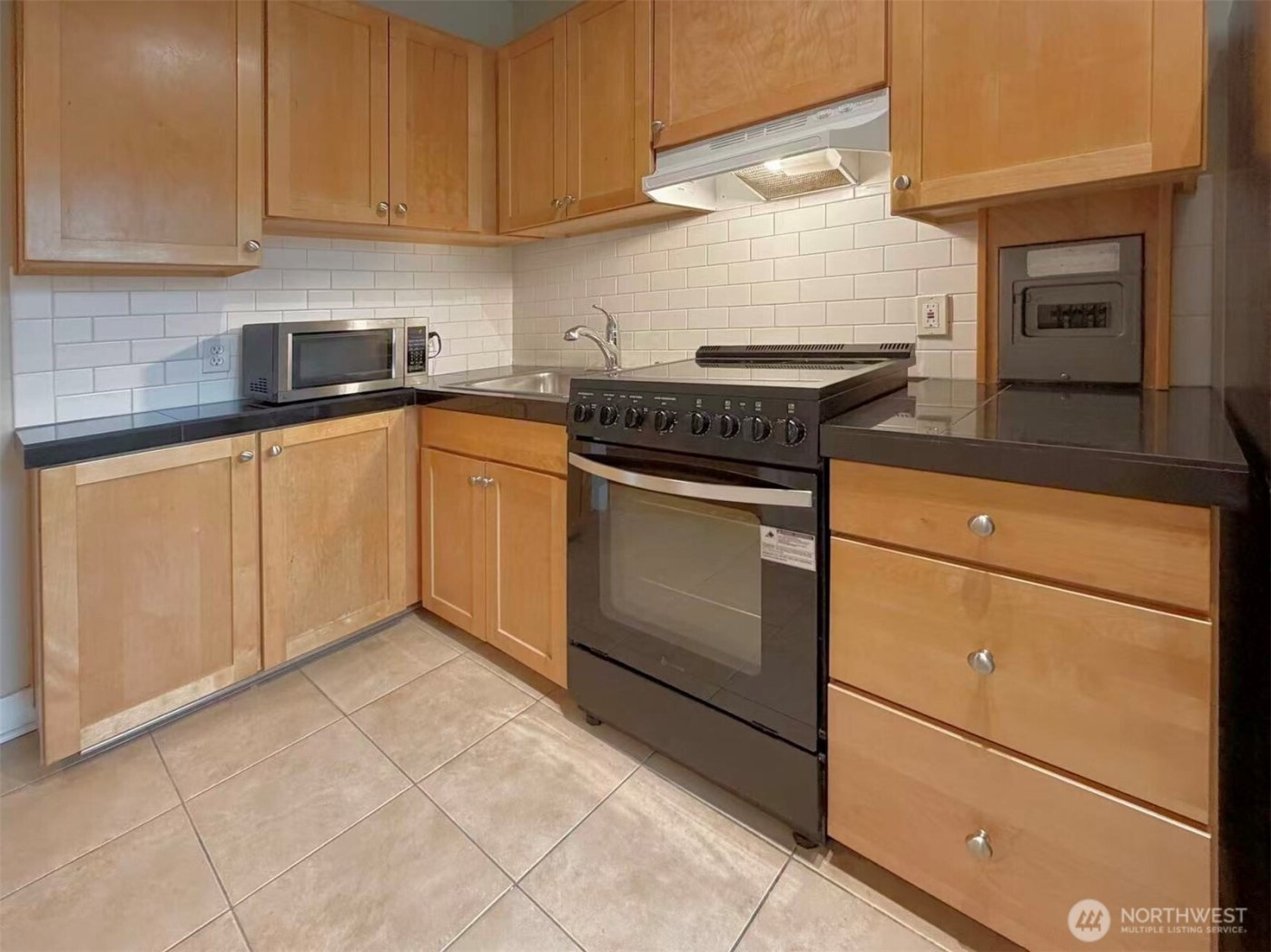 901 NE 43rd Street #201, Seattle, WA 98105