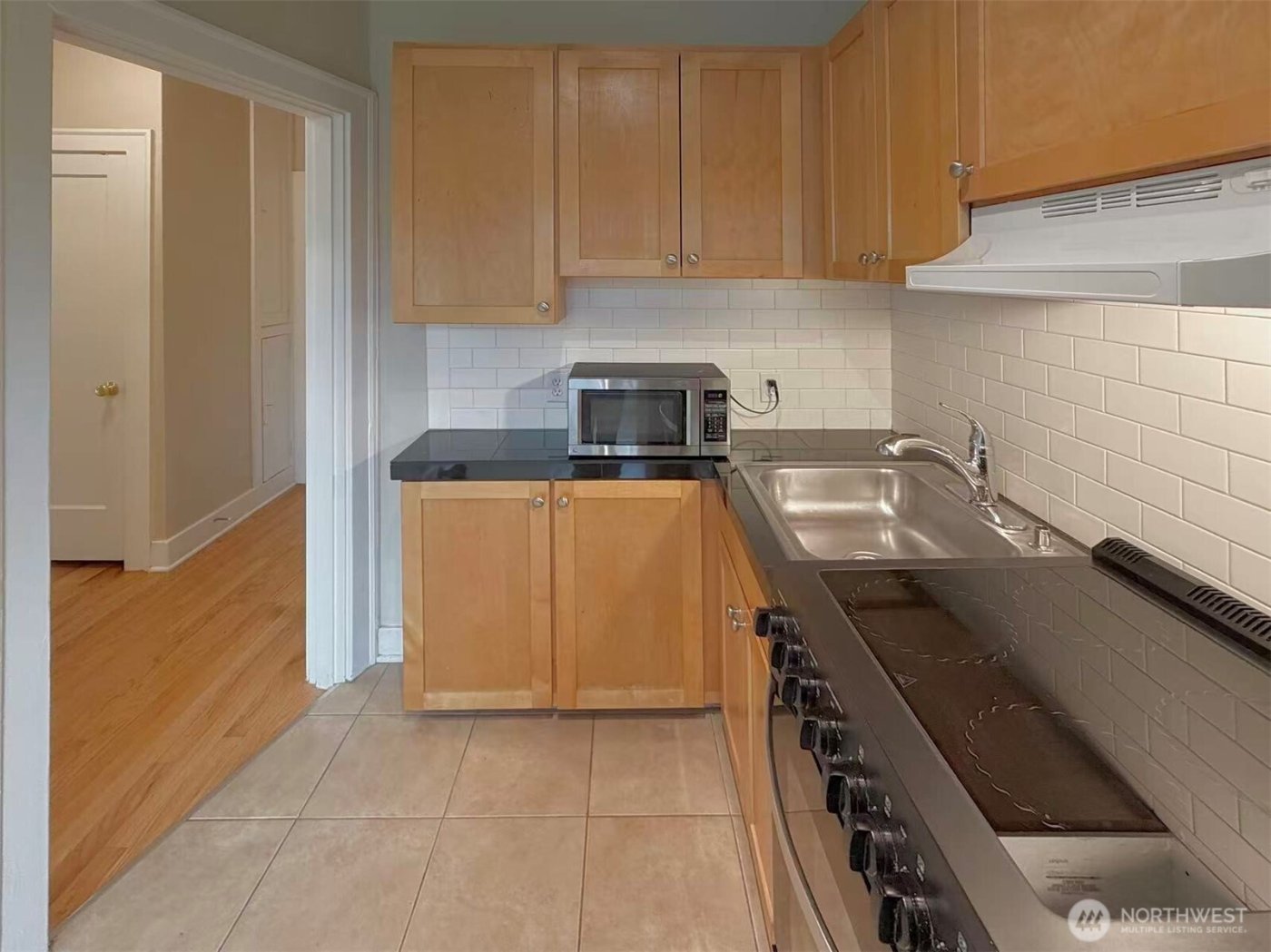 901 NE 43rd Street #201, Seattle, WA 98105