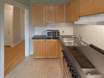 901 NE 43rd Street #201, Seattle, WA 98105 - Photo 22