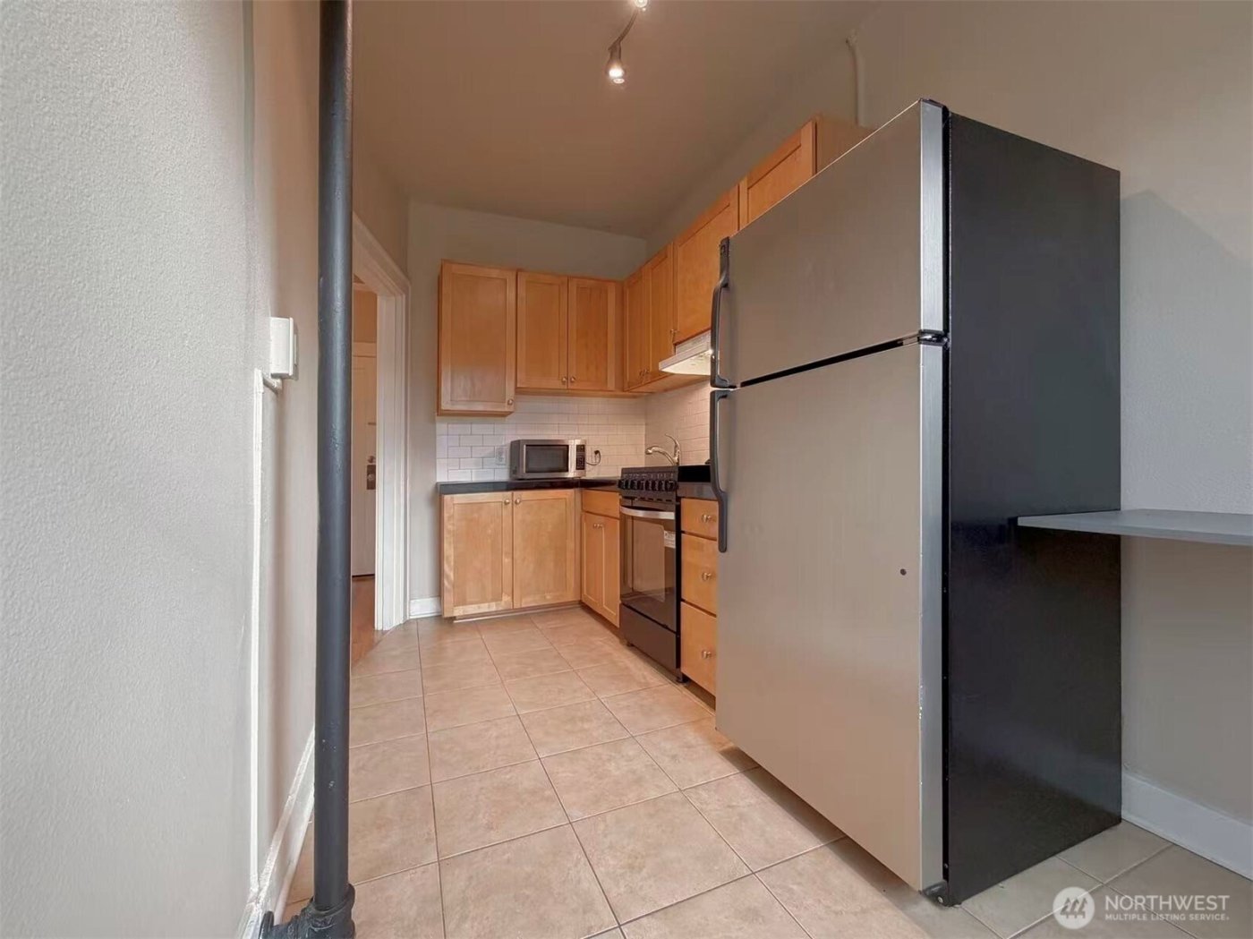 901 NE 43rd Street #201, Seattle, WA 98105