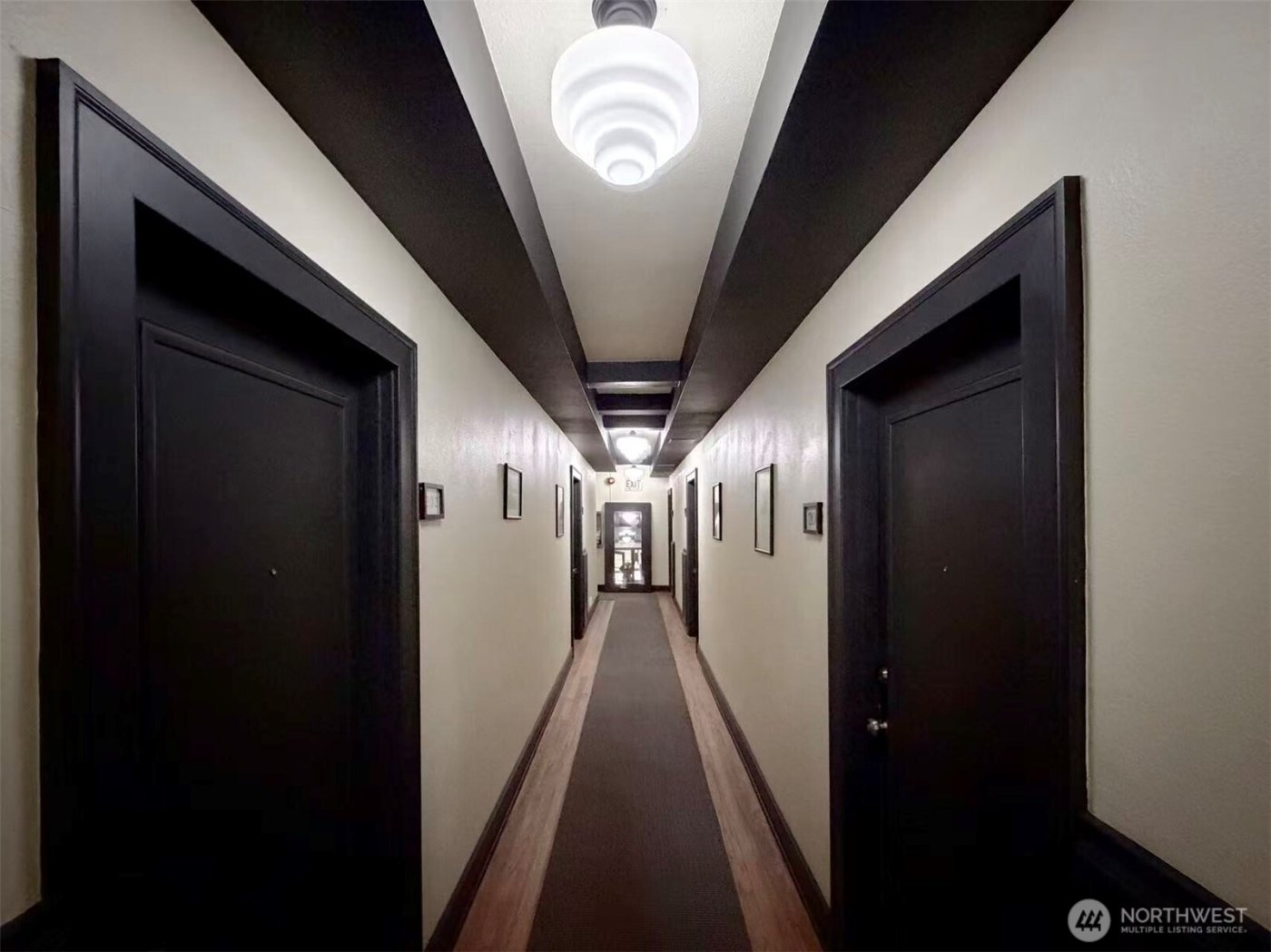 901 NE 43rd Street #201, Seattle, WA 98105