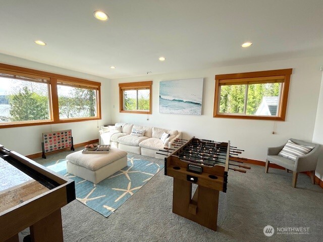 19253 E State Route 106 , Belfair, WA 98528