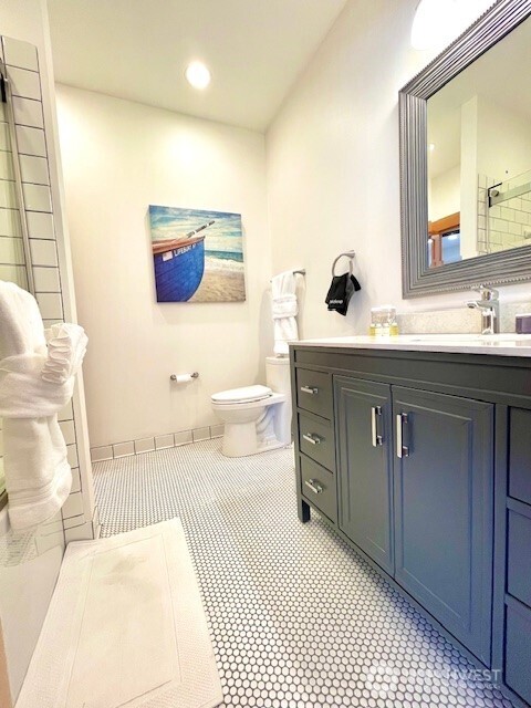 19253 E State Route 106 , Belfair, WA 98528