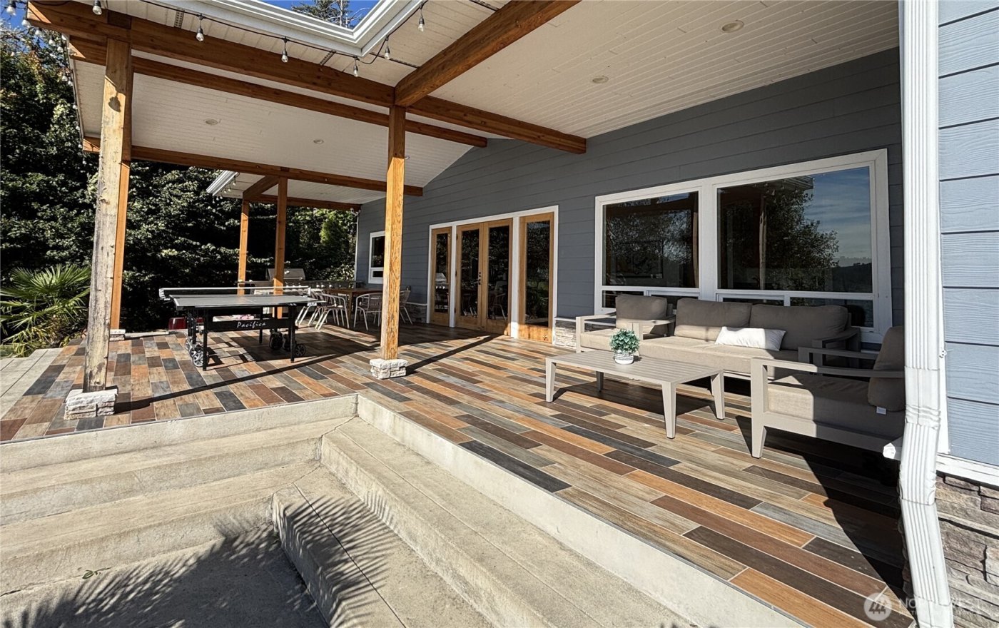 19253 E State Route 106 , Belfair, WA 98528