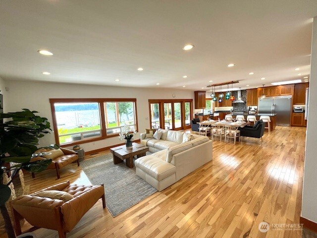 19253 E State Route 106 , Belfair, WA 98528