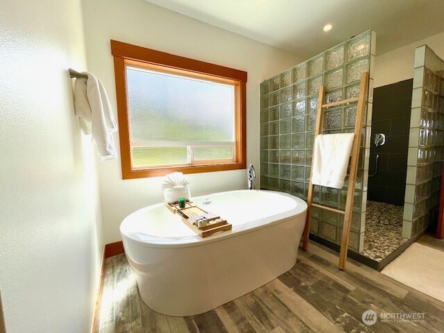 19253 E State Route 106 , Belfair, WA 98528