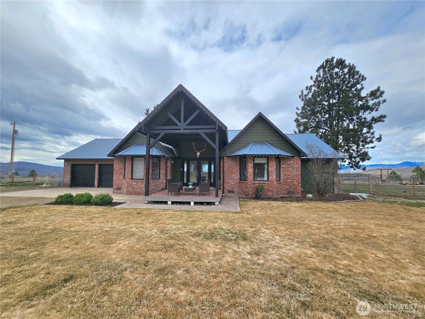 711 Havillah Road , Tonasket, WA 98855