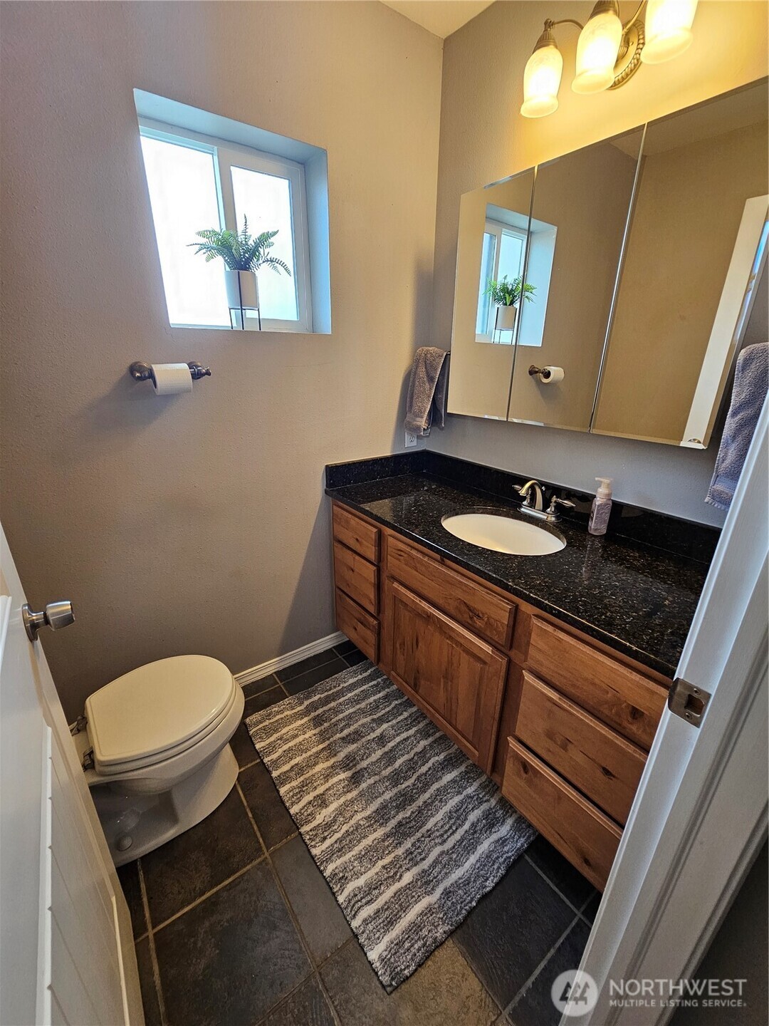 711 Havillah Road , Tonasket, WA 98855