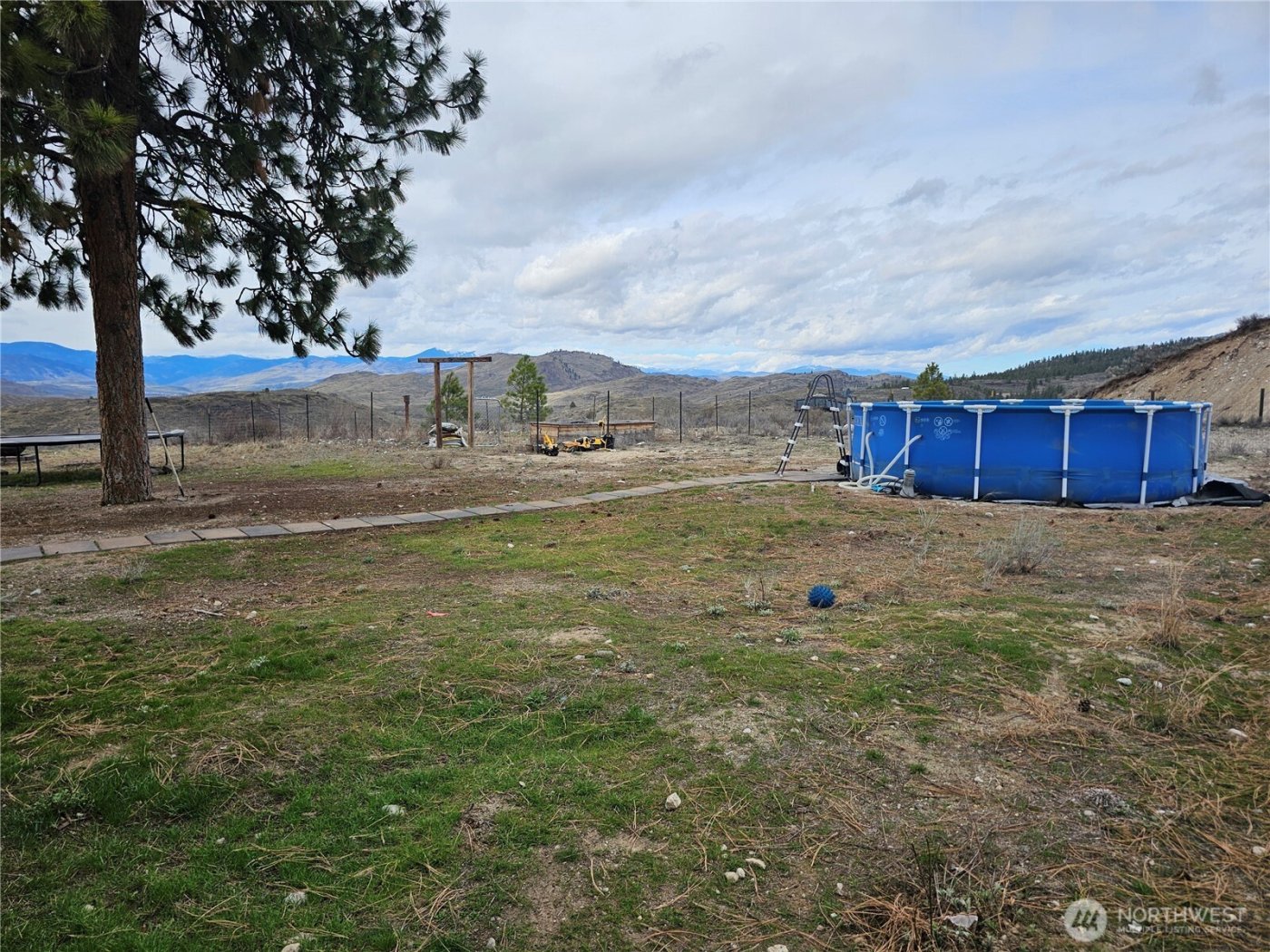 711 Havillah Road , Tonasket, WA 98855