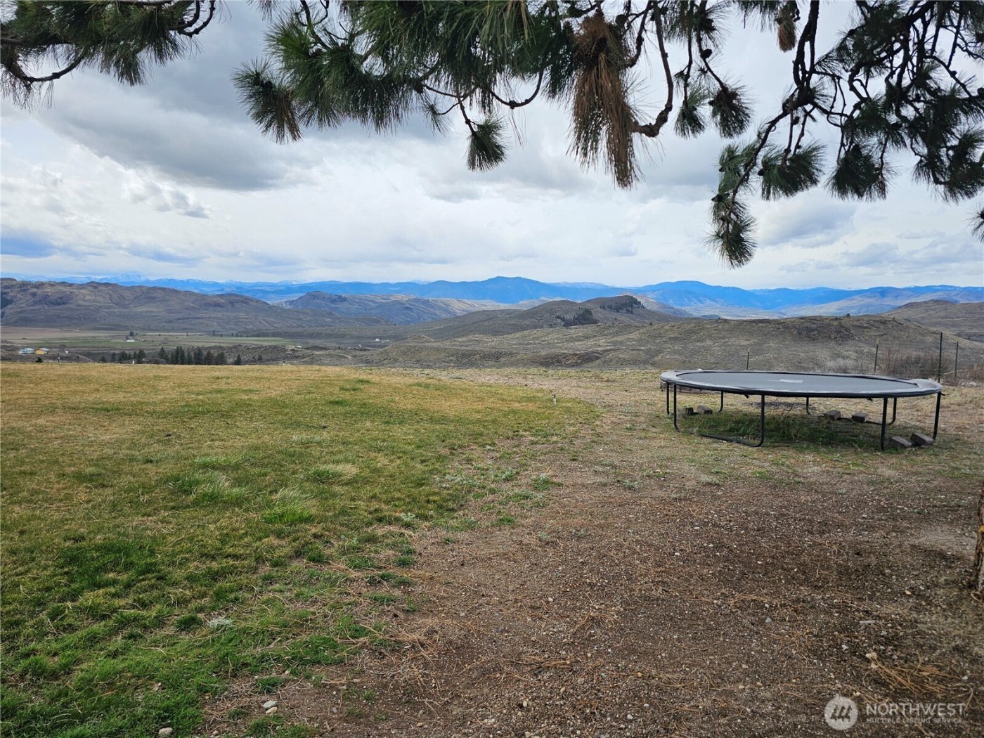 711 Havillah Road , Tonasket, WA 98855