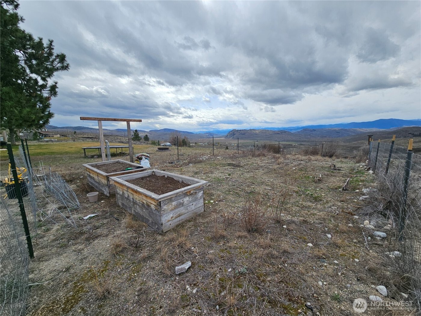 711 Havillah Road , Tonasket, WA 98855