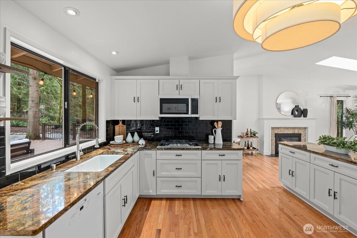 14702 255th Avenue SE, Issaquah, WA 98027