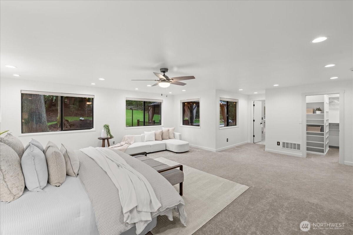 14702 255th Avenue SE, Issaquah, WA 98027