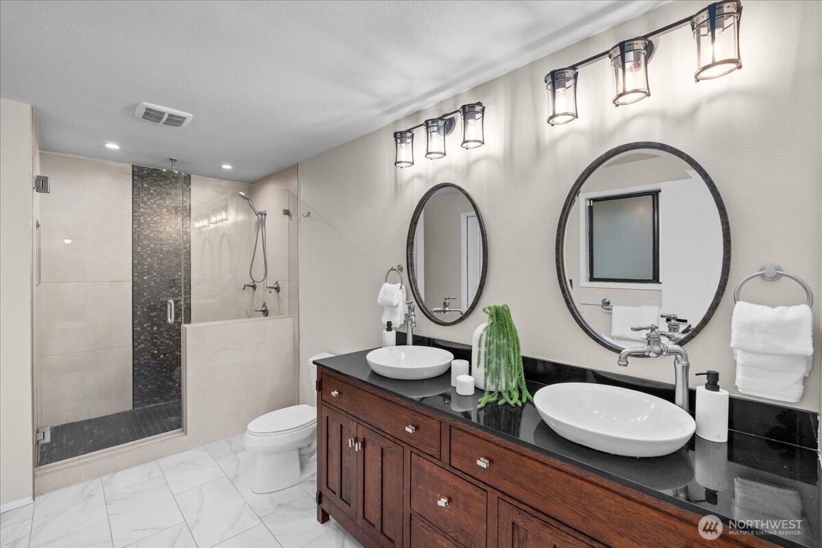 14702 255th Avenue SE, Issaquah, WA 98027