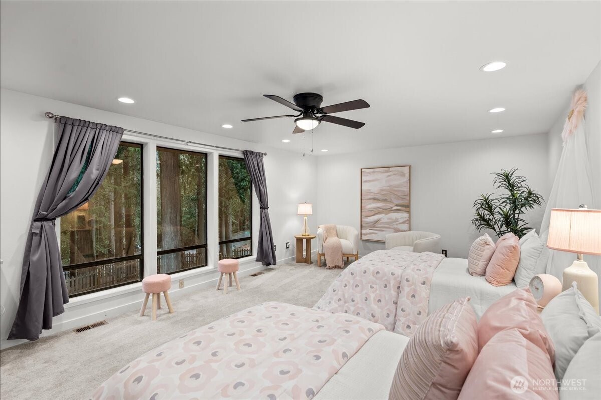 14702 255th Avenue SE, Issaquah, WA 98027