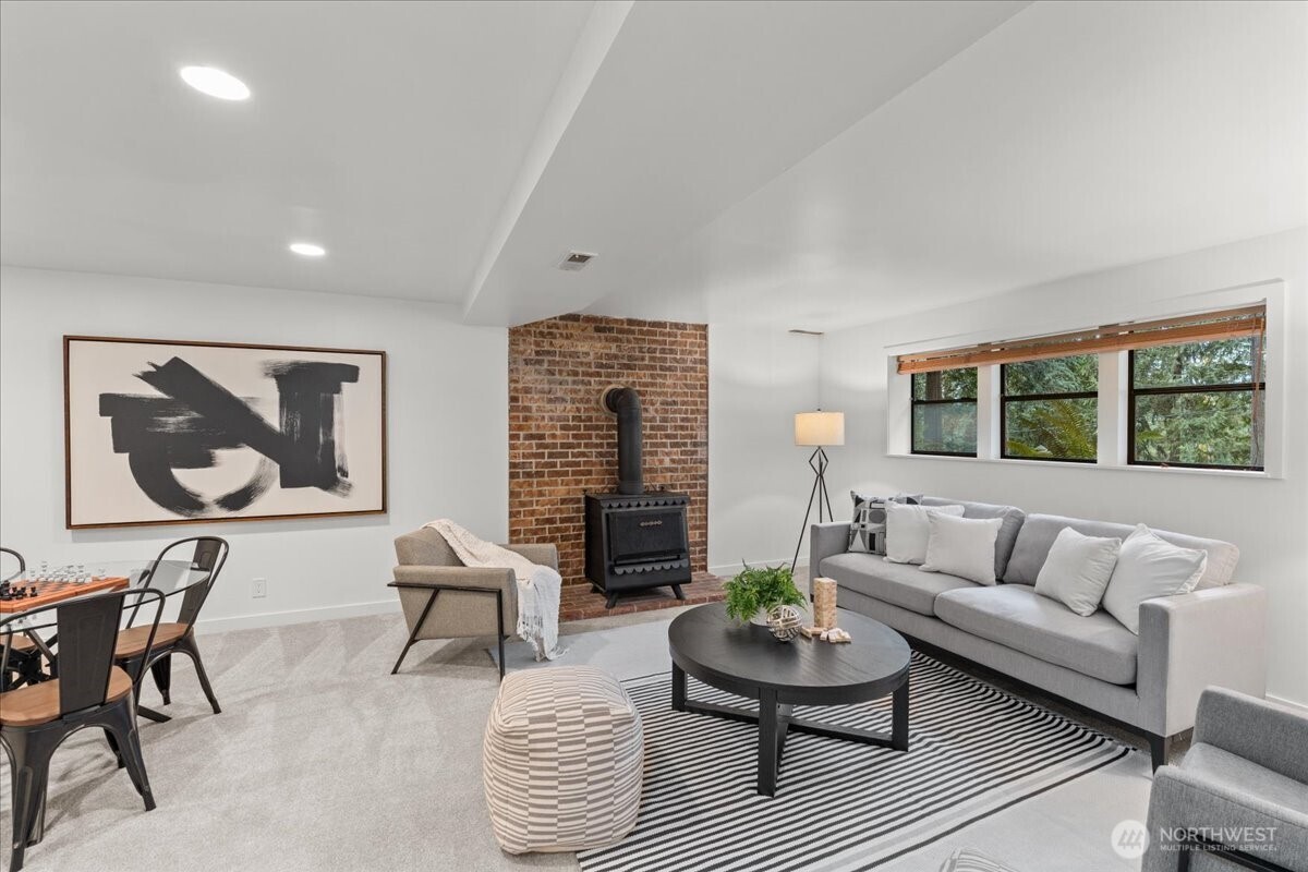 14702 255th Avenue SE, Issaquah, WA 98027