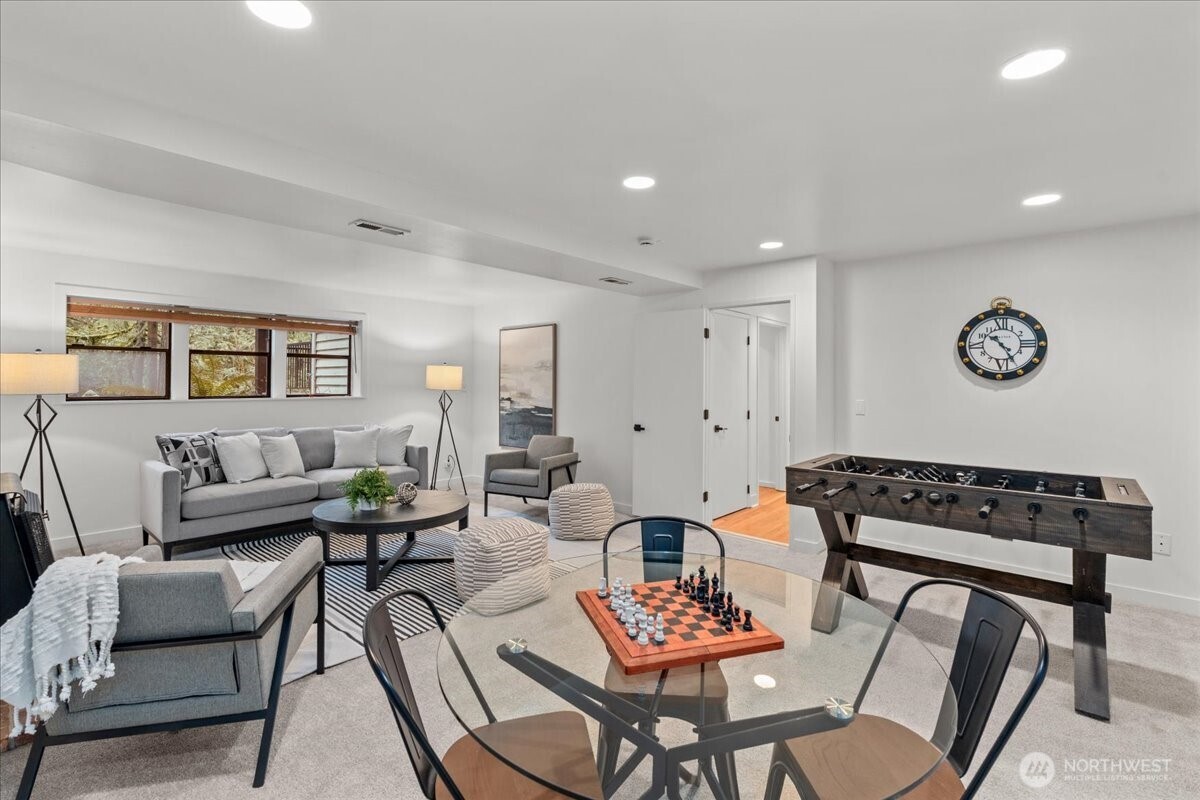 14702 255th Avenue SE, Issaquah, WA 98027