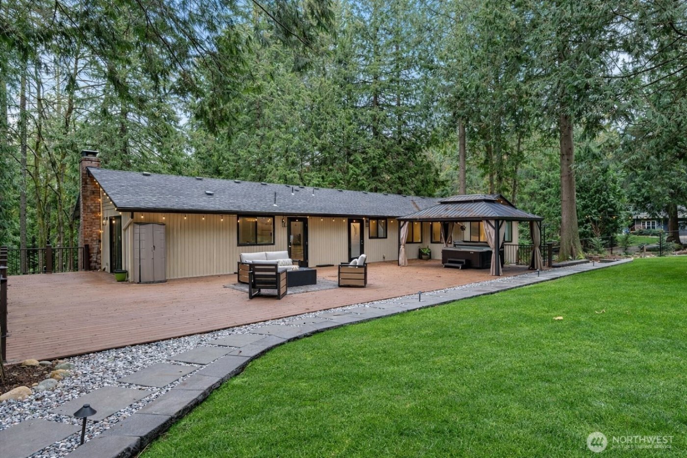 14702 255th Avenue SE, Issaquah, WA 98027