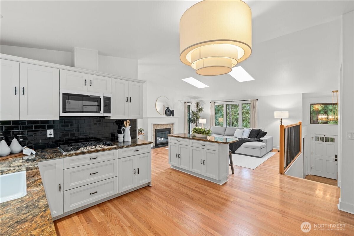 14702 255th Avenue SE, Issaquah, WA 98027