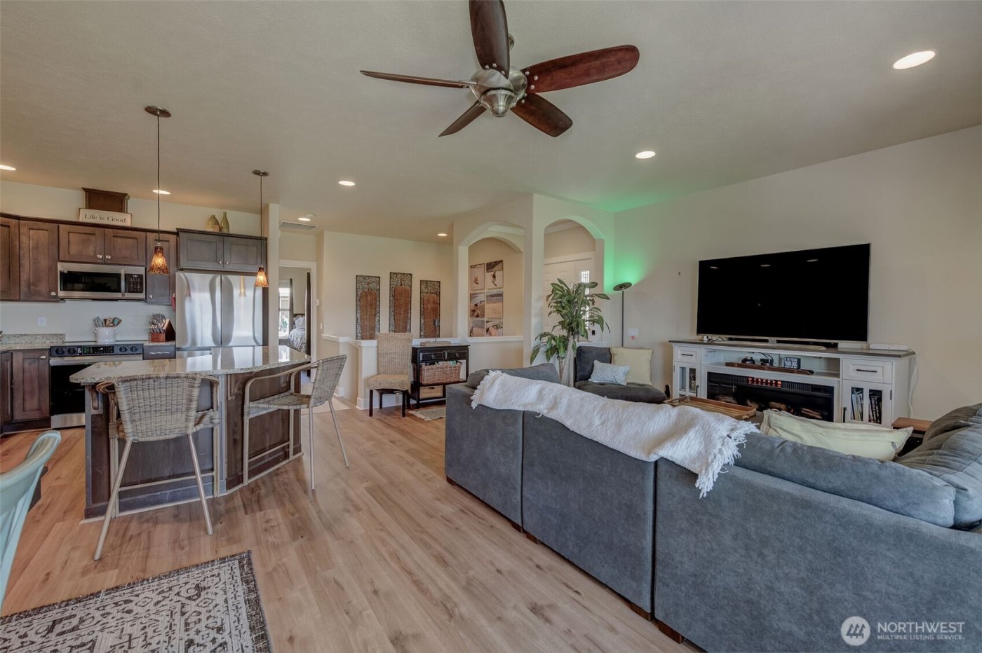 23318 Sunserra Loop NW #B-00, Quincy, WA 98848