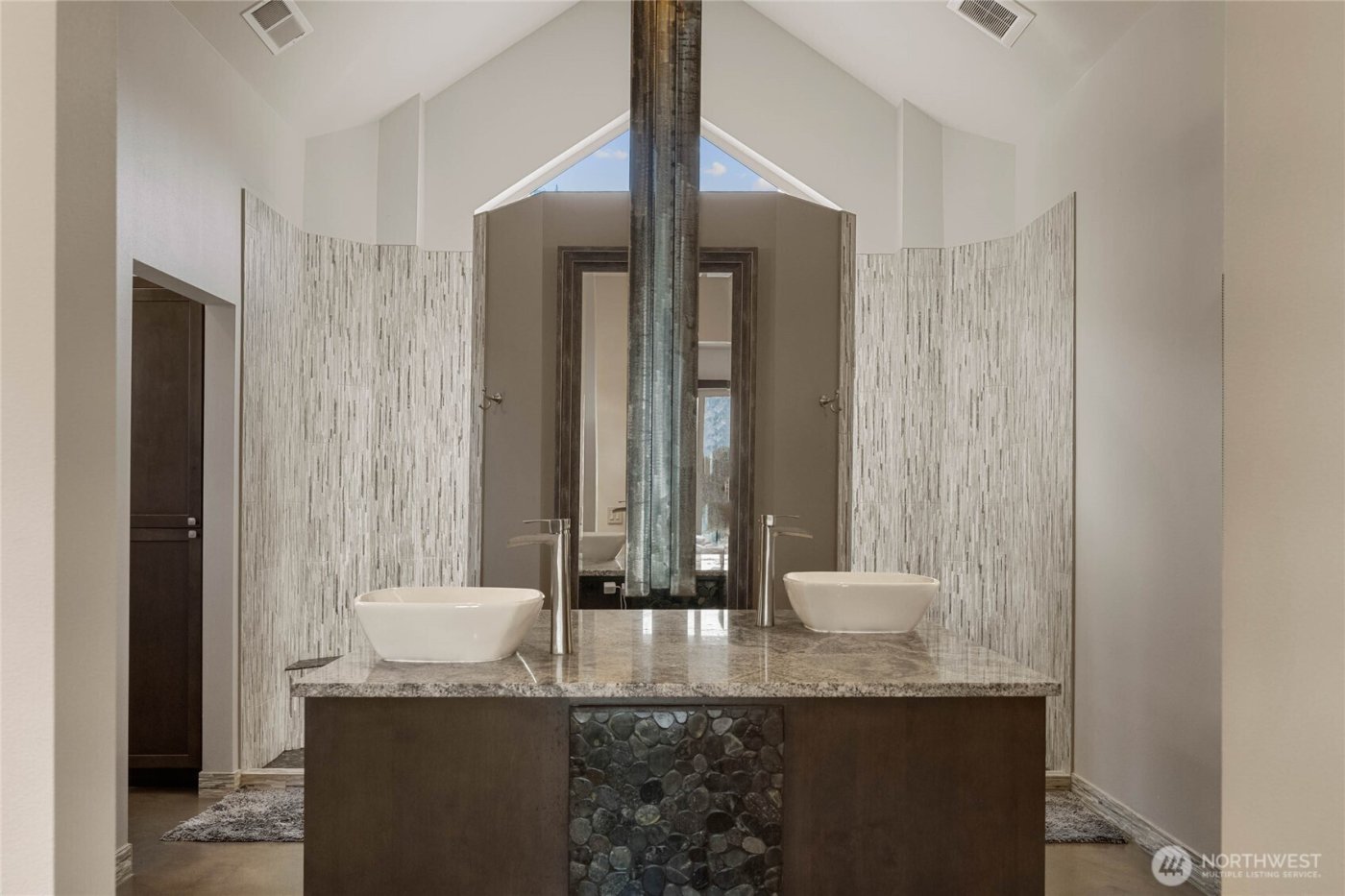 206 Mountain Lake Lane , Chelan, WA 98816