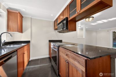 14010 NE 181st Place #C102, Woodinville, WA 98072 - Photo 12