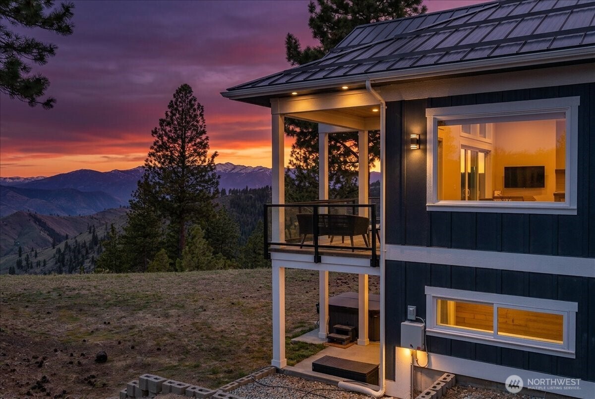 1114 Blazing Star Lane , Chelan, WA 98816