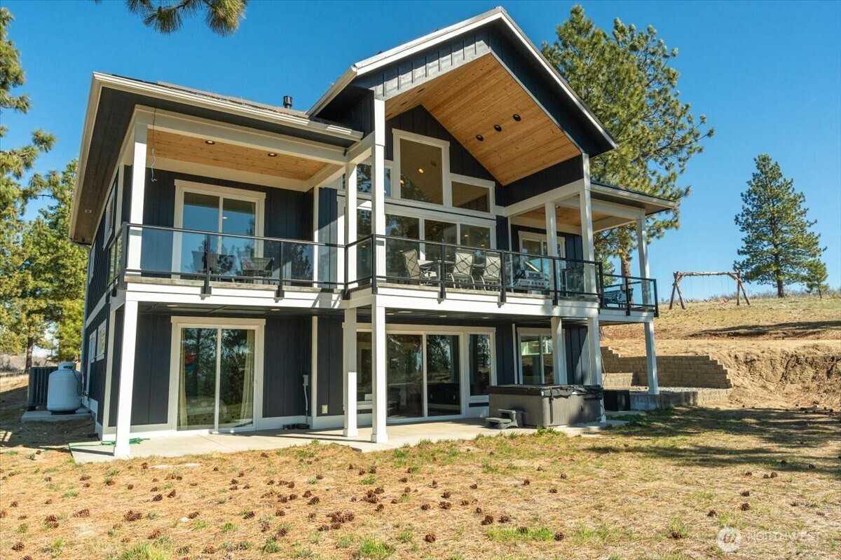 1114 Blazing Star Lane , Chelan, WA 98816