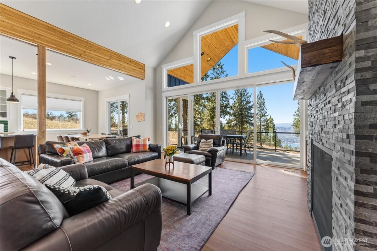 1114 Blazing Star Lane , Chelan, WA 98816