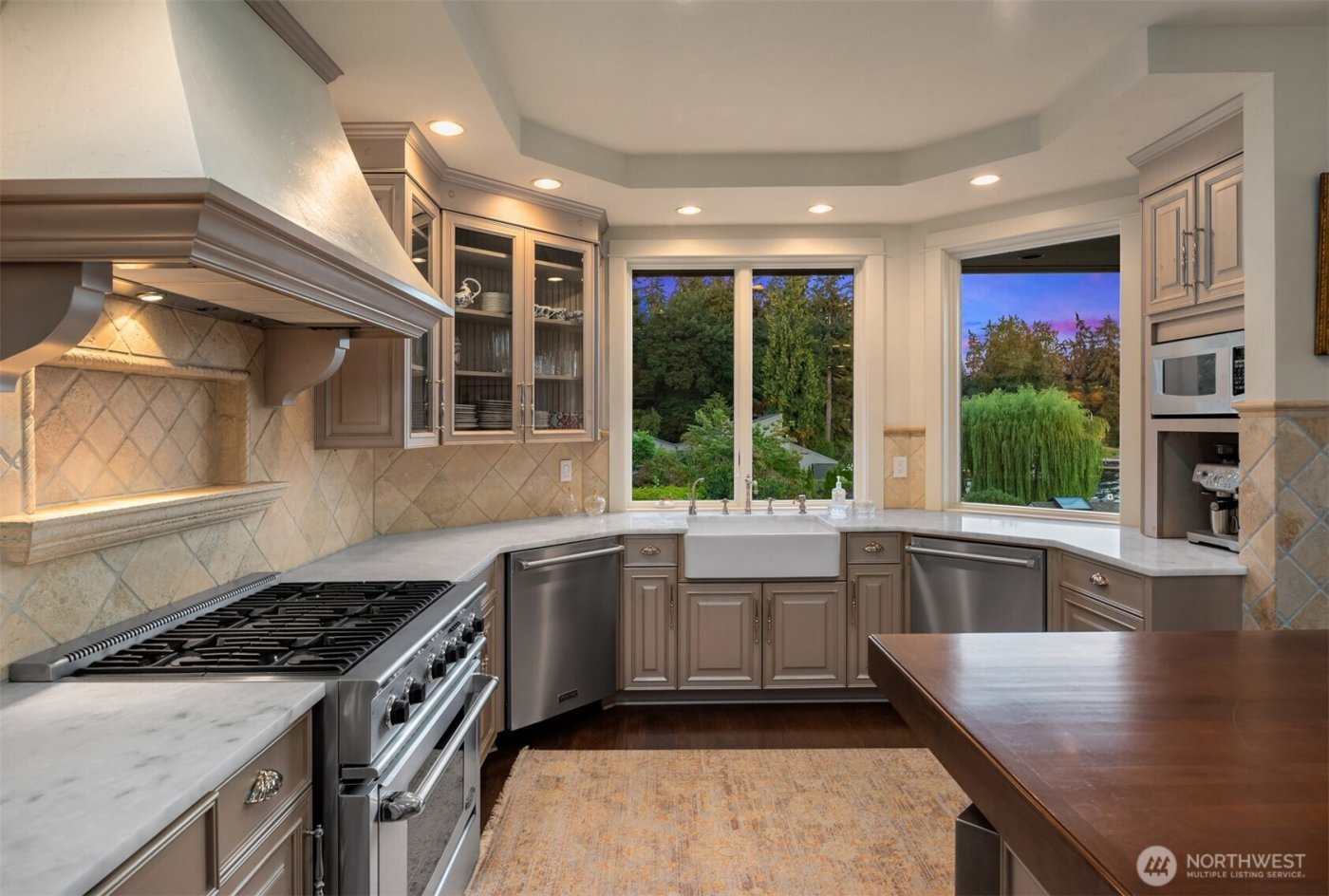 16 Enatai Drive , Bellevue, WA 98004