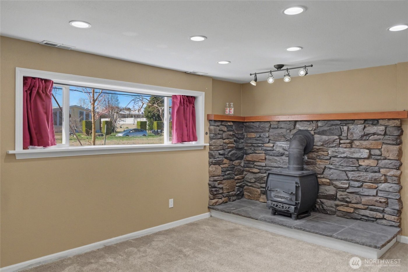 11 N Nile , East Wenatchee, WA 98802