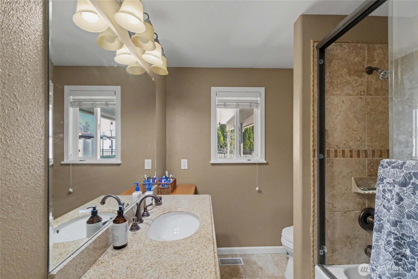 11 N Nile , East Wenatchee, WA 98802