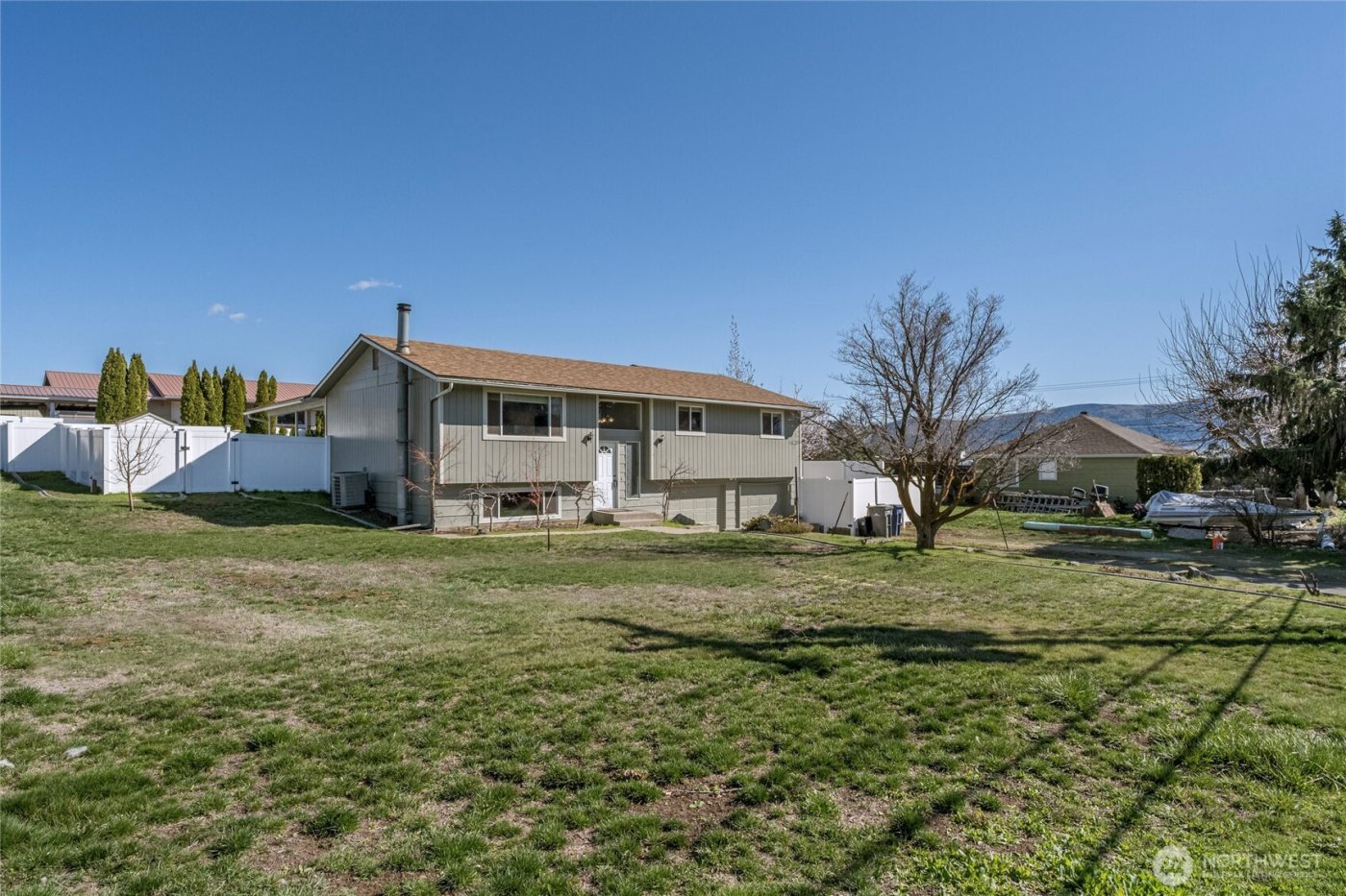 11 N Nile , East Wenatchee, WA 98802