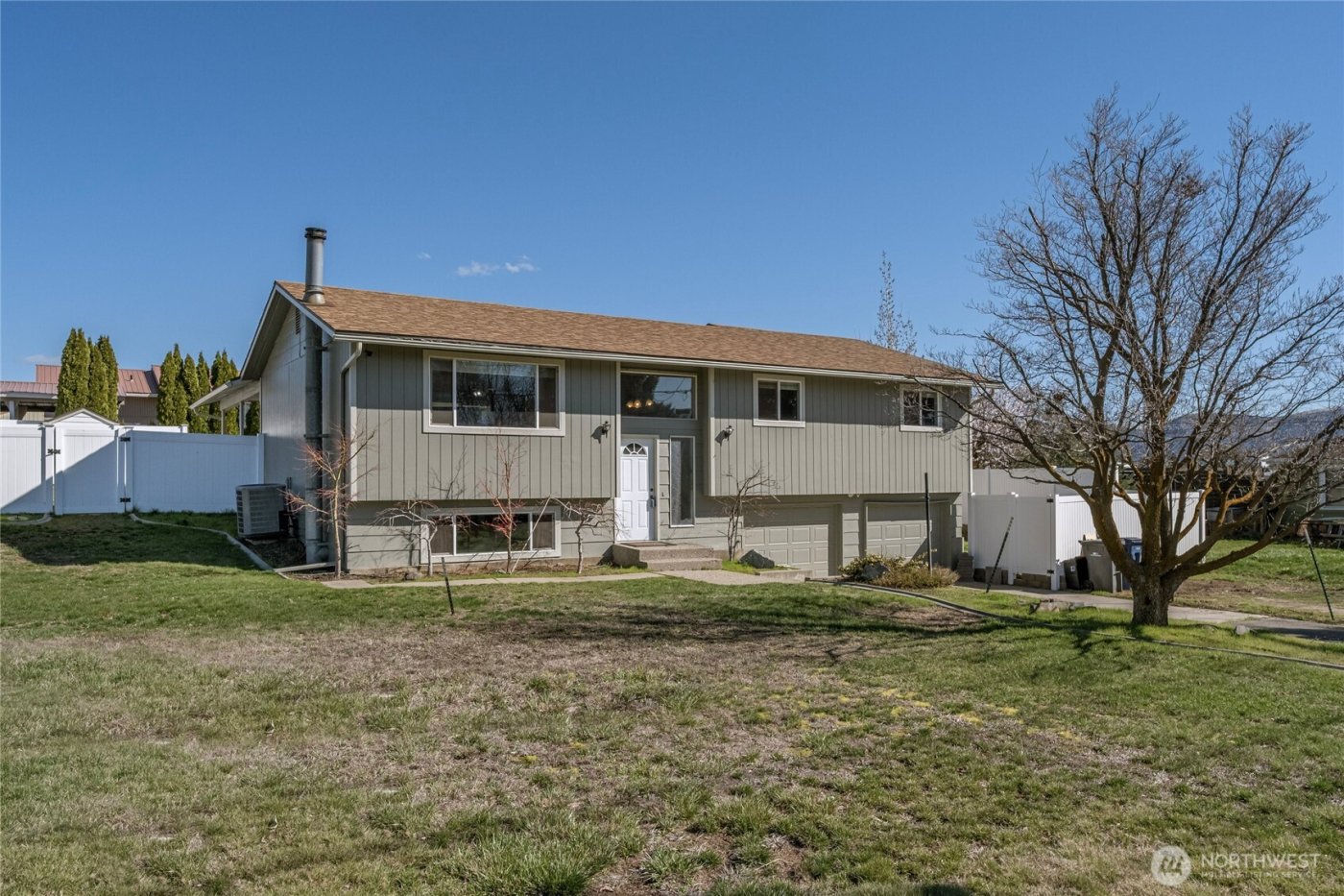 11 N Nile , East Wenatchee, WA 98802
