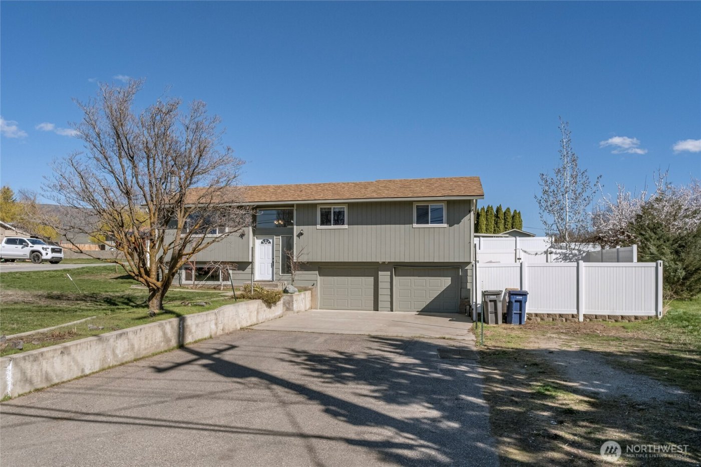 11 N Nile , East Wenatchee, WA 98802