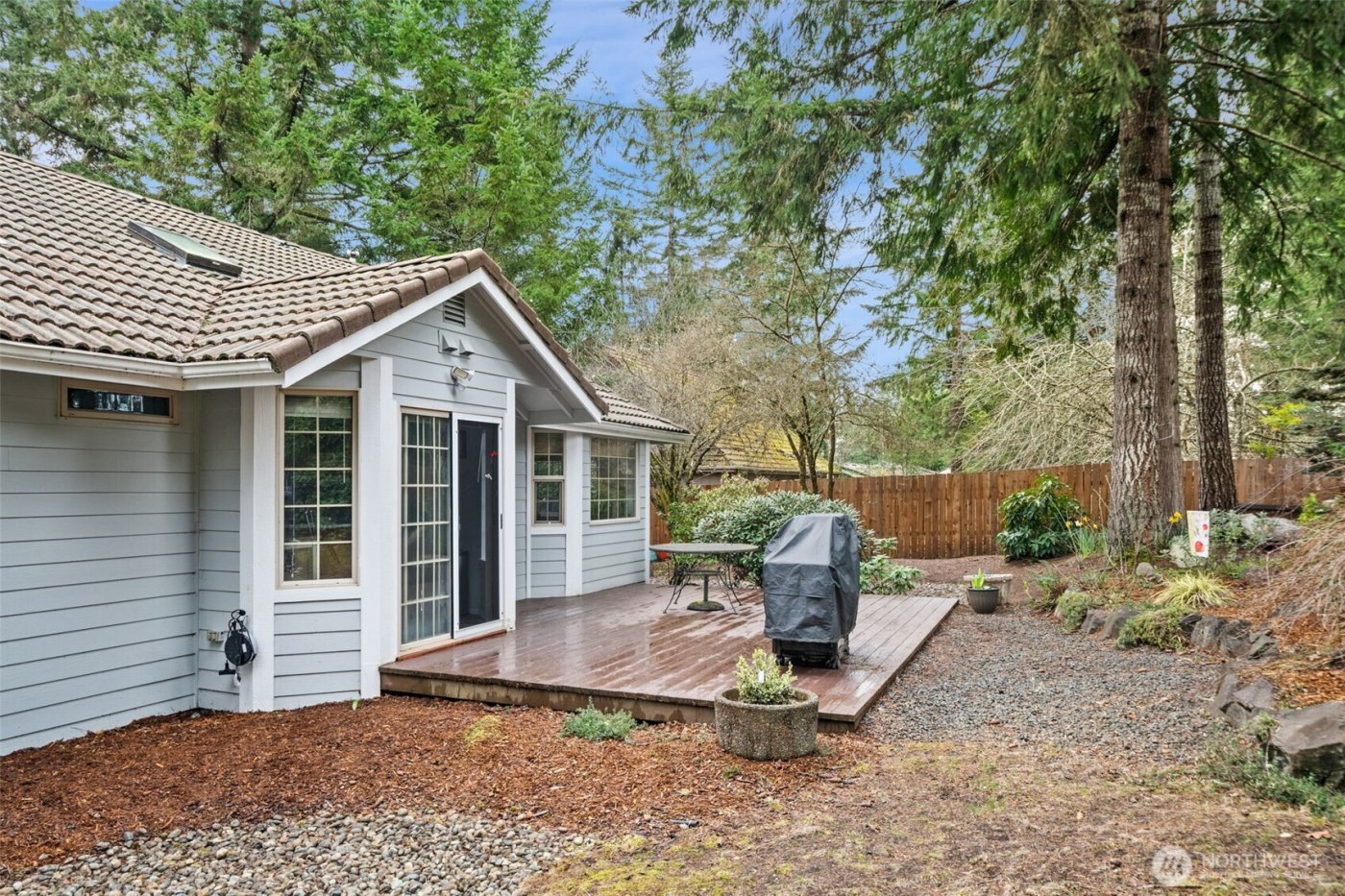 671 E Old Ranch Road , Allyn, WA 98524