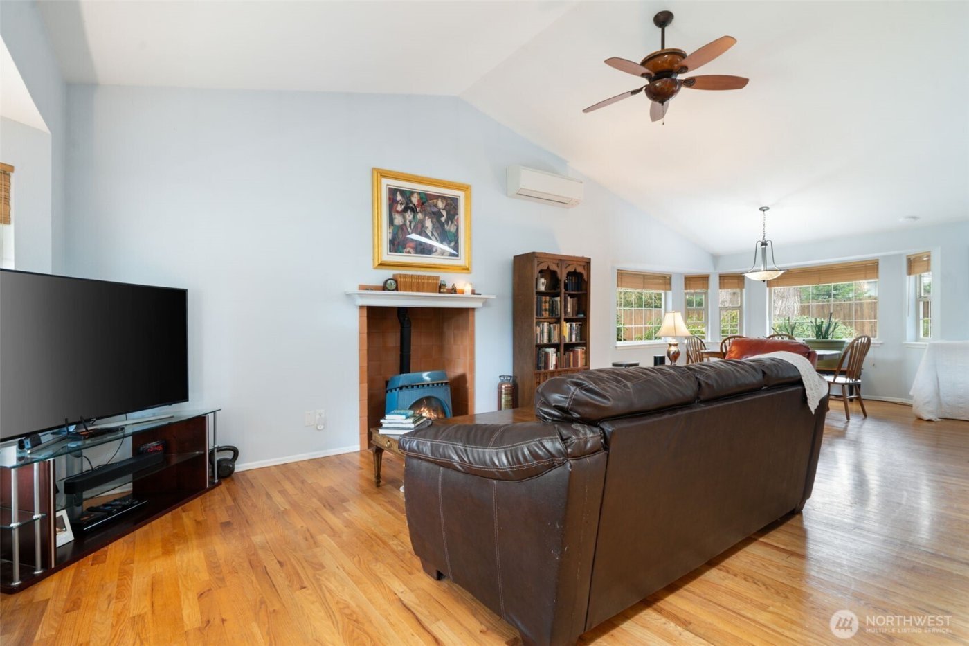 671 E Old Ranch Road , Allyn, WA 98524