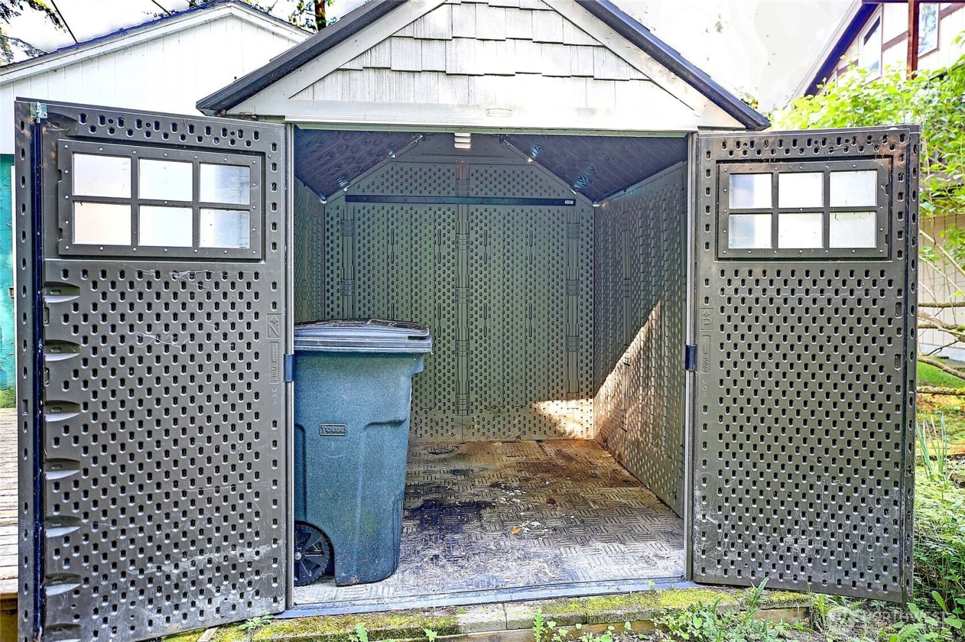 566 Sundin Drive , Camano Island, WA 98282