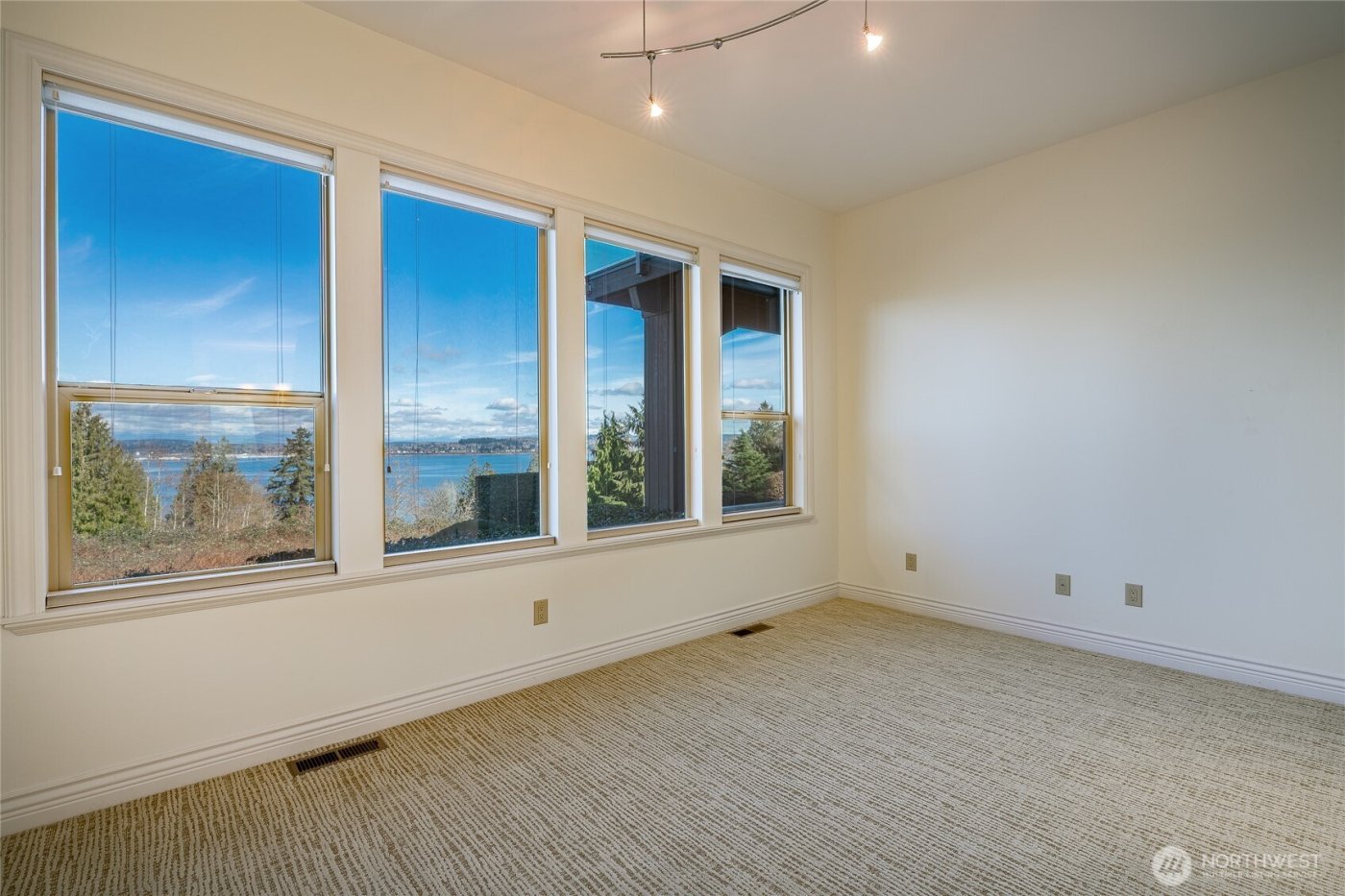 5543 Night Heron Drive , Blaine, WA 98230