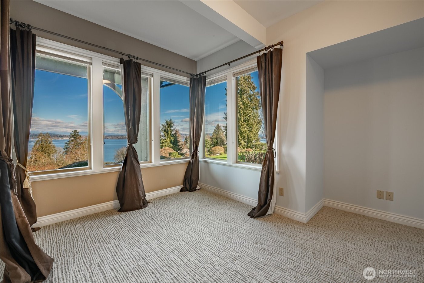 5543 Night Heron Drive , Blaine, WA 98230