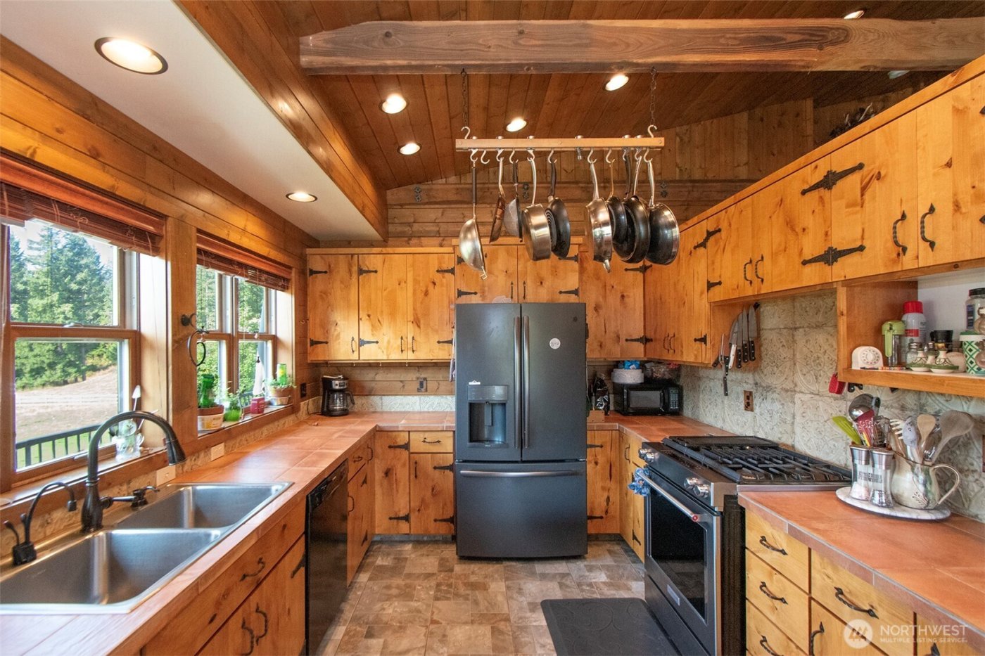 3634 Deer Park Road , Port Angeles, WA 98362