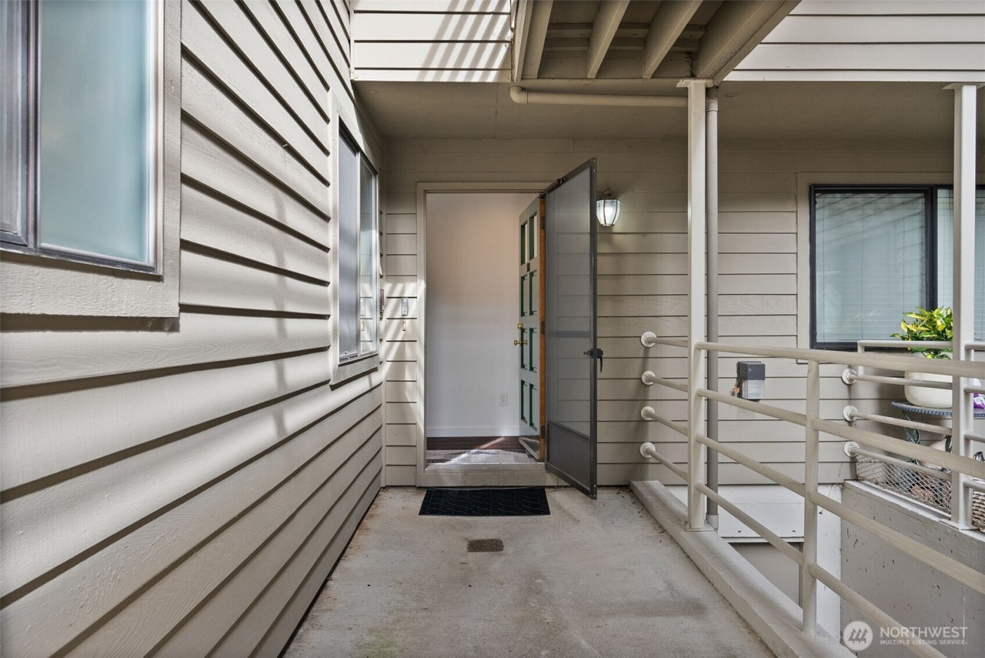 2002 N 30th Street #101, Tacoma, WA 98403