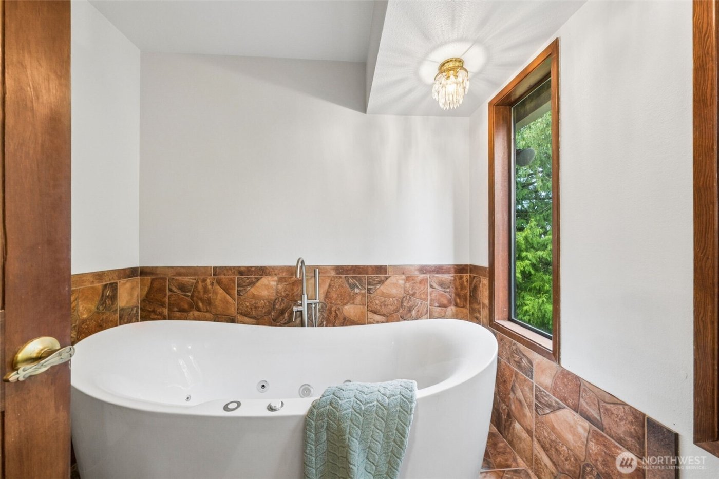 18110 SE 372nd Street , Auburn, WA 98902