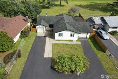 198 Octopus Avenue NE, Ocean Shores, WA 98569